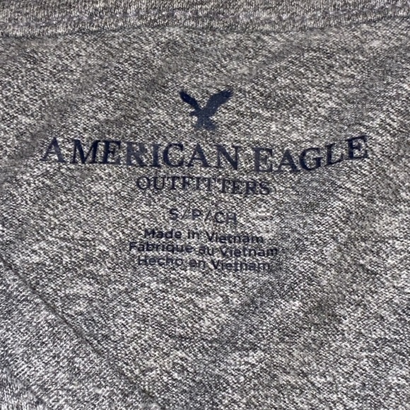 American Eagle Outfitters 🦅 Legend V-Neck T-Shirt in Heather Grey size Small - Picture 3 of 14